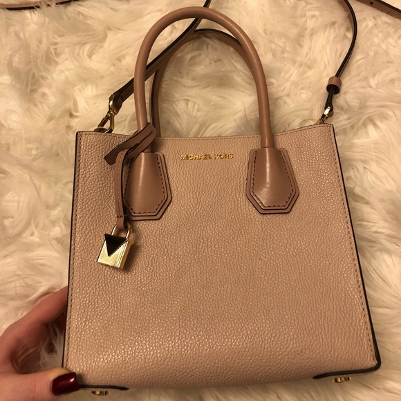 Micheal Kors Mini Hand Tote - Picture 2 of 8